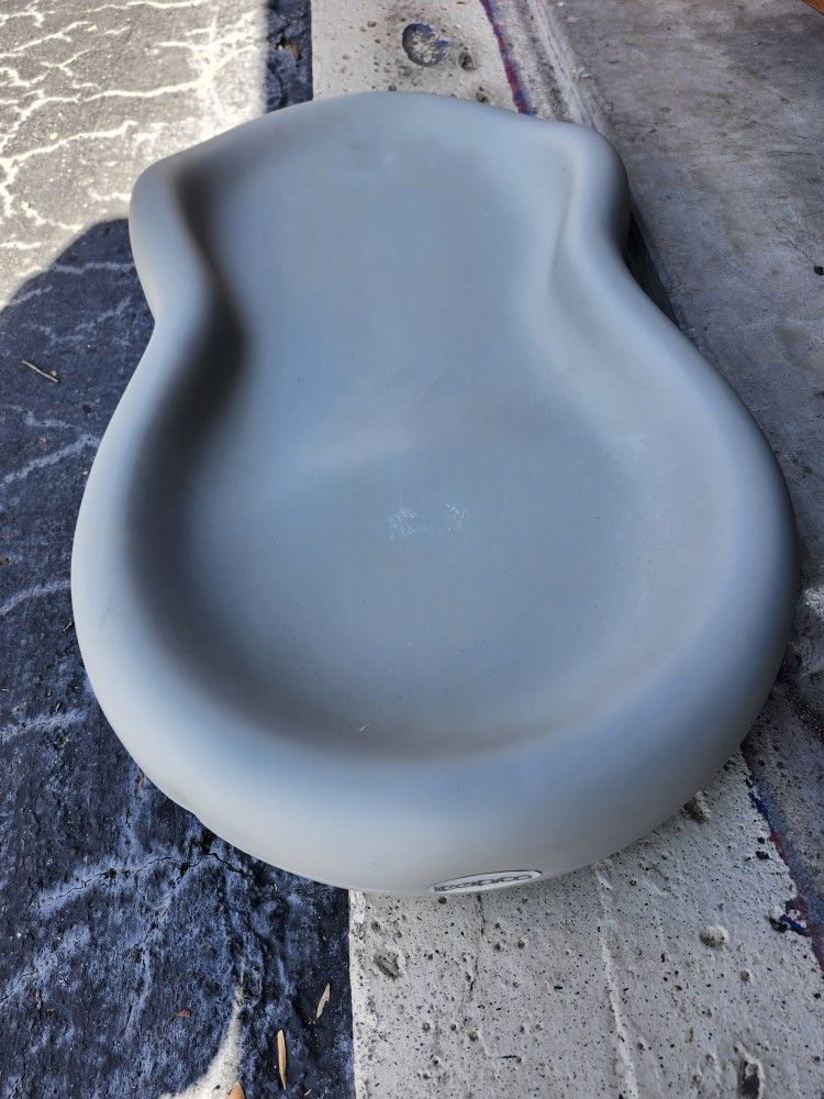 Keekaroo Peanut Changer Grey