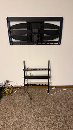 Sanus swivel TV mount.