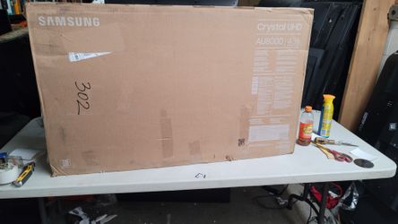 Samsung - 43" Class 8000 Series LED 4K UHD Smart Tizen TV