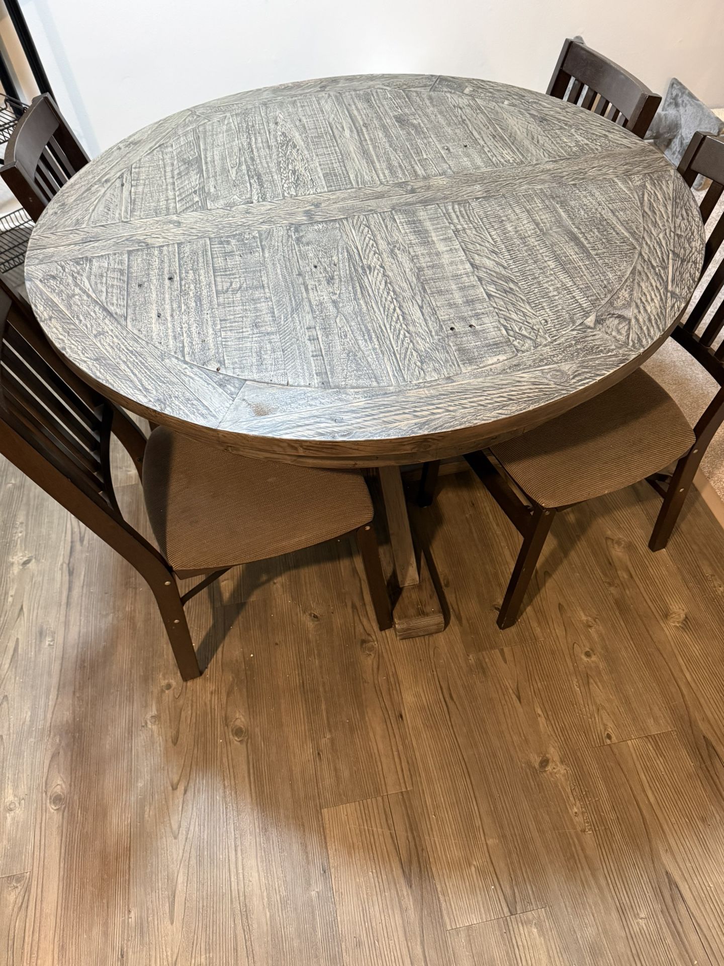 Dining Table/6 Chairs