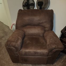 Couch/ 2 Recliners