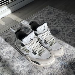 Jordan 4 Retro Military Blacks 