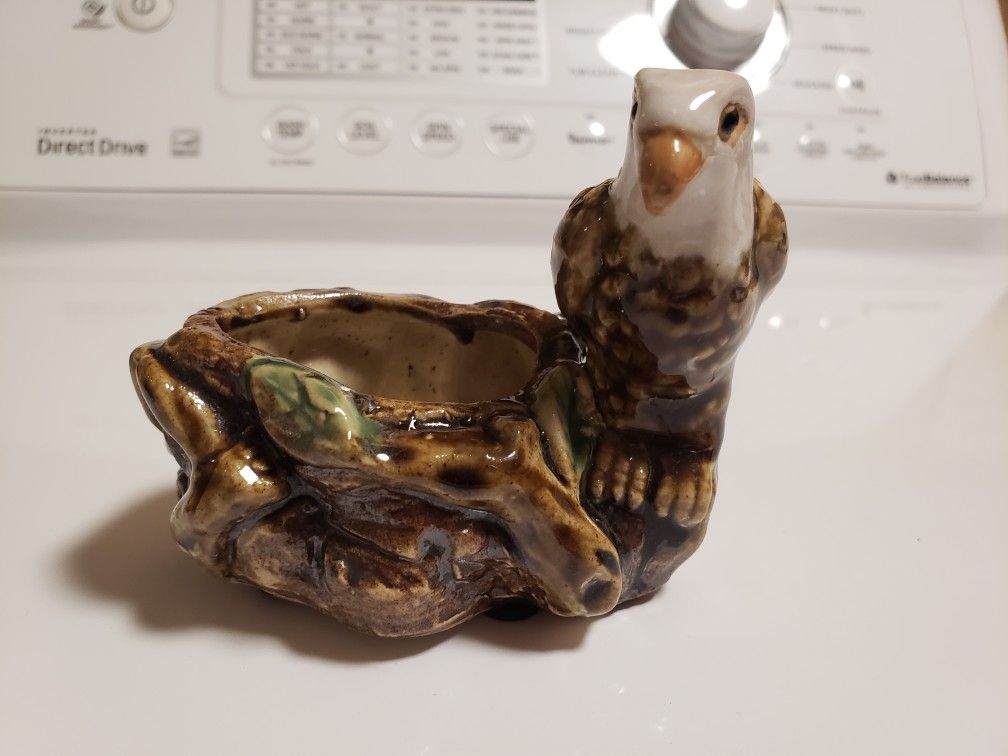 Small ceramic eagle pot