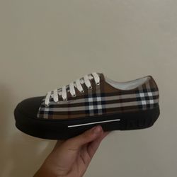 Burberry shoes