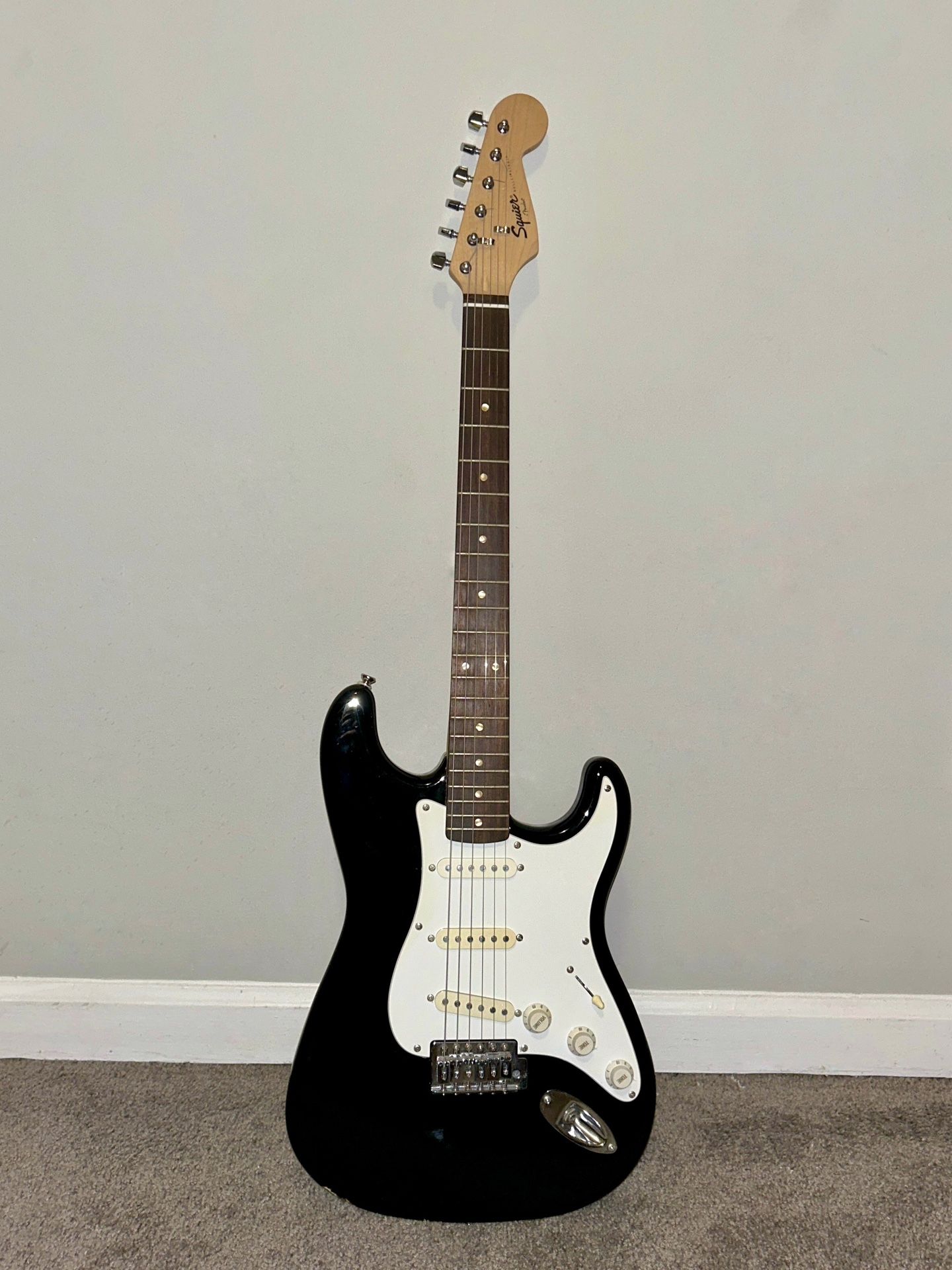 Fender Squier Stratocaster – Black – Fair Condition