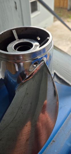 Oem Yamaha stainless steel boat propeller 14.25 × 18 - BEST OFFER -