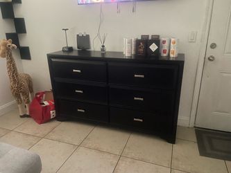 Solid wood dresser black