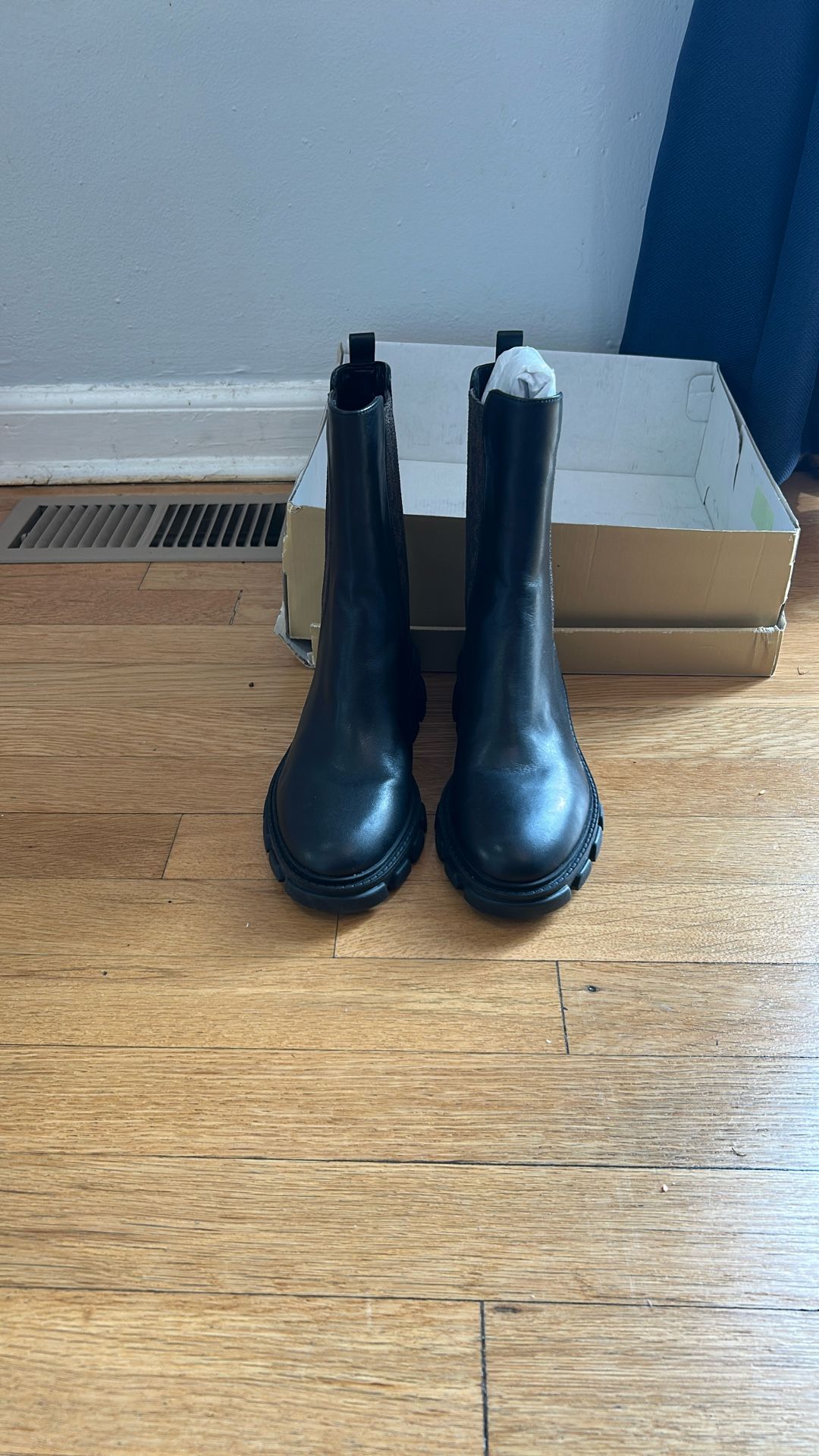 Michael Kors Kors Women’s Chelsea Boots