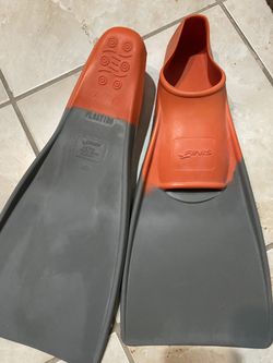 Floating Fins