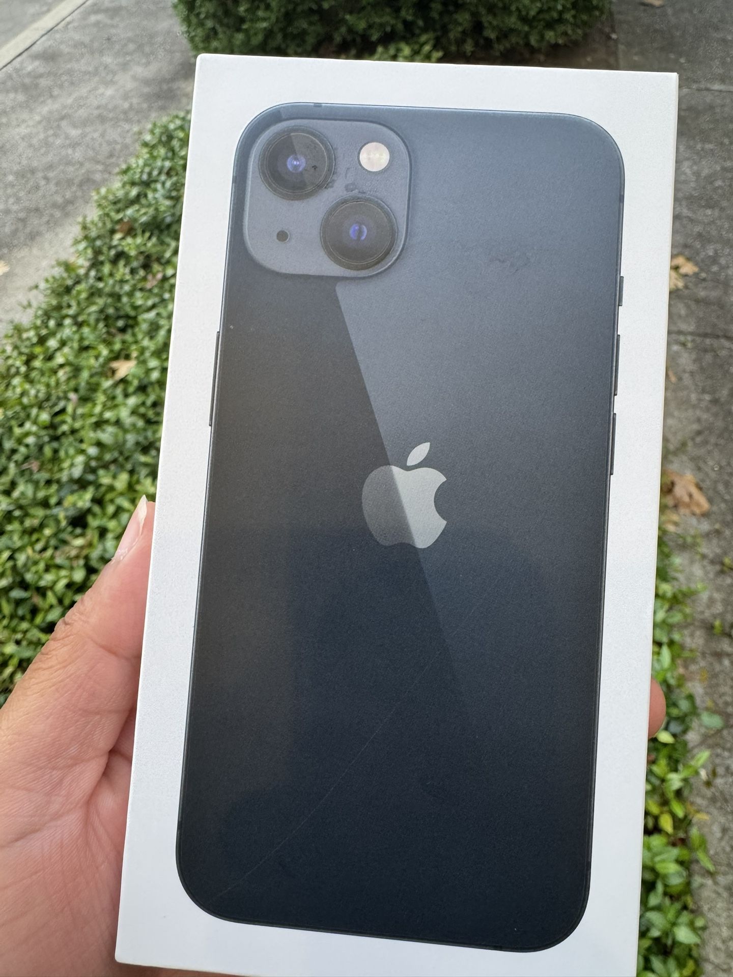 iPhone 13 Metro by T-Mobile