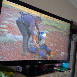 LG 52 Flat Screen Tv