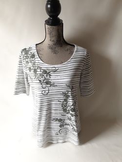 Karen Scott women's green white floral print short sleeve top size M