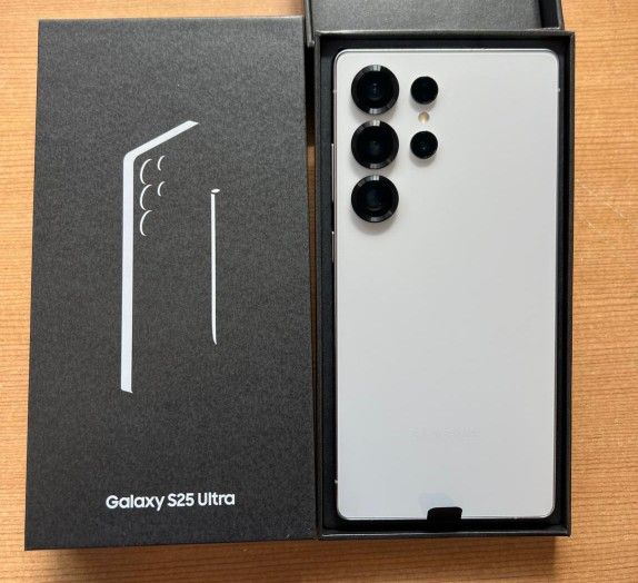 S25 ultra factory unlock dual sim brand new never been activated 1 year samsung warranty with 4 colors available Black, white,blue, and gray