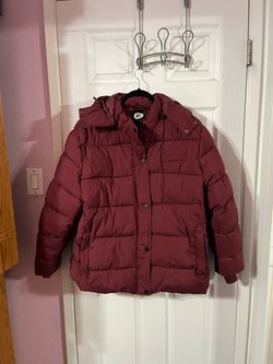 Women’s Size 3X Winter Coats Wine Red Color Women's Winter Jackets Parka Jacket Puffer Coat.  Preowned excellent condition.  Smoke free home