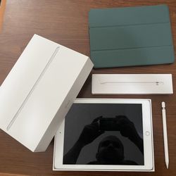 iPad , Pen And Cover 