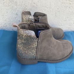 Carter’s Girls Ankle Boots With Glitter 9 & 10.