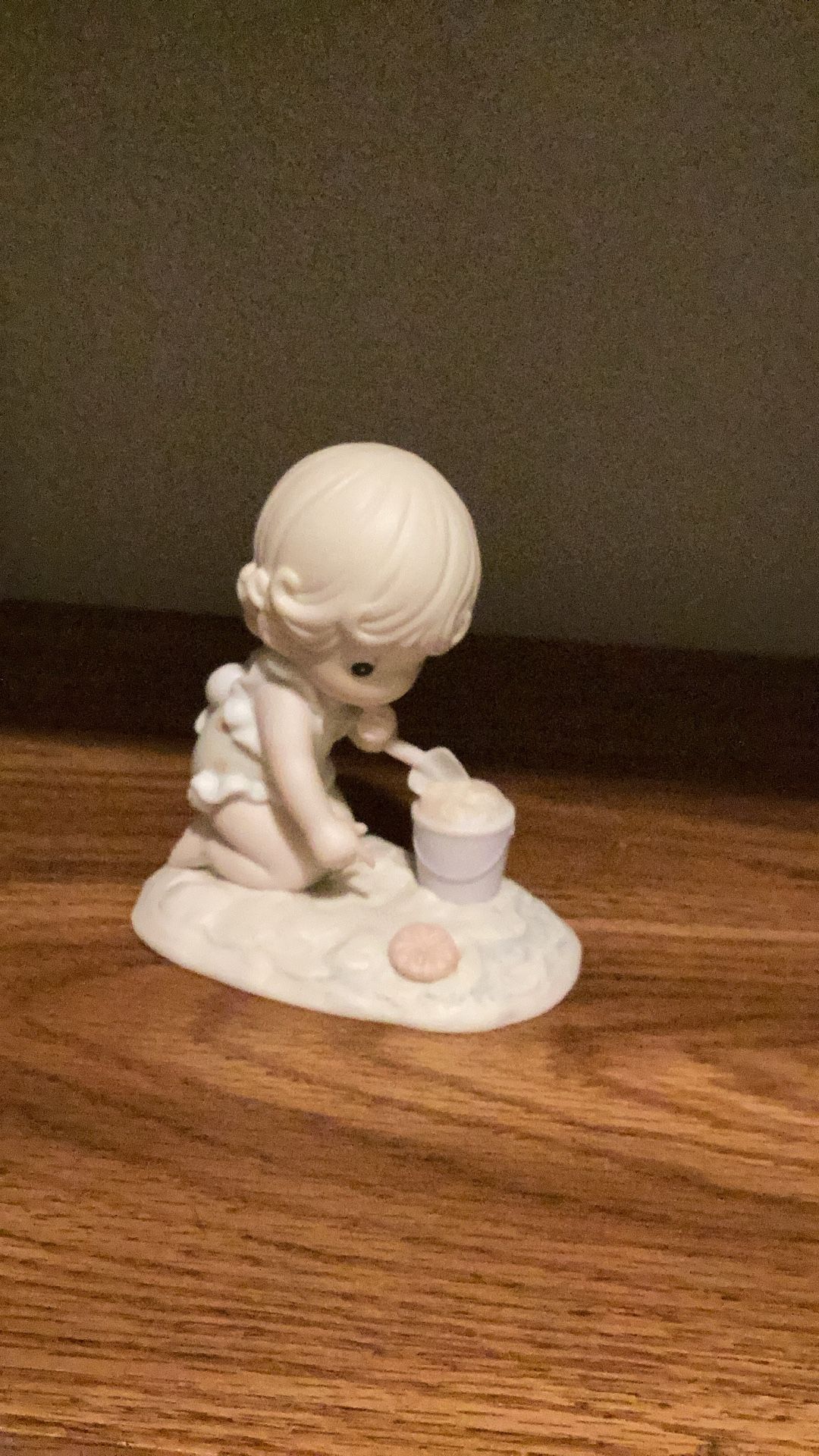 Precious Moments Figurine New 1993 Members Only
