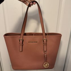Authentic Michael Kors Jet Set Travel Saffiano Leather Tote - Medium Size Tote
