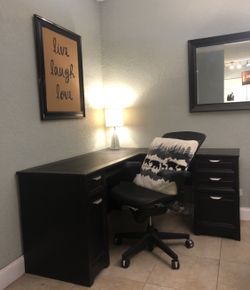Vanity / desk