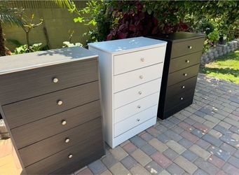 5-Drawer Chest Dresser