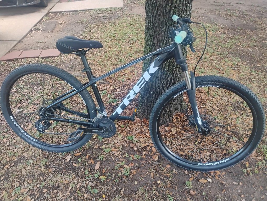 $300 Trek Marlin 5 Gen 2 mountain bike. $300