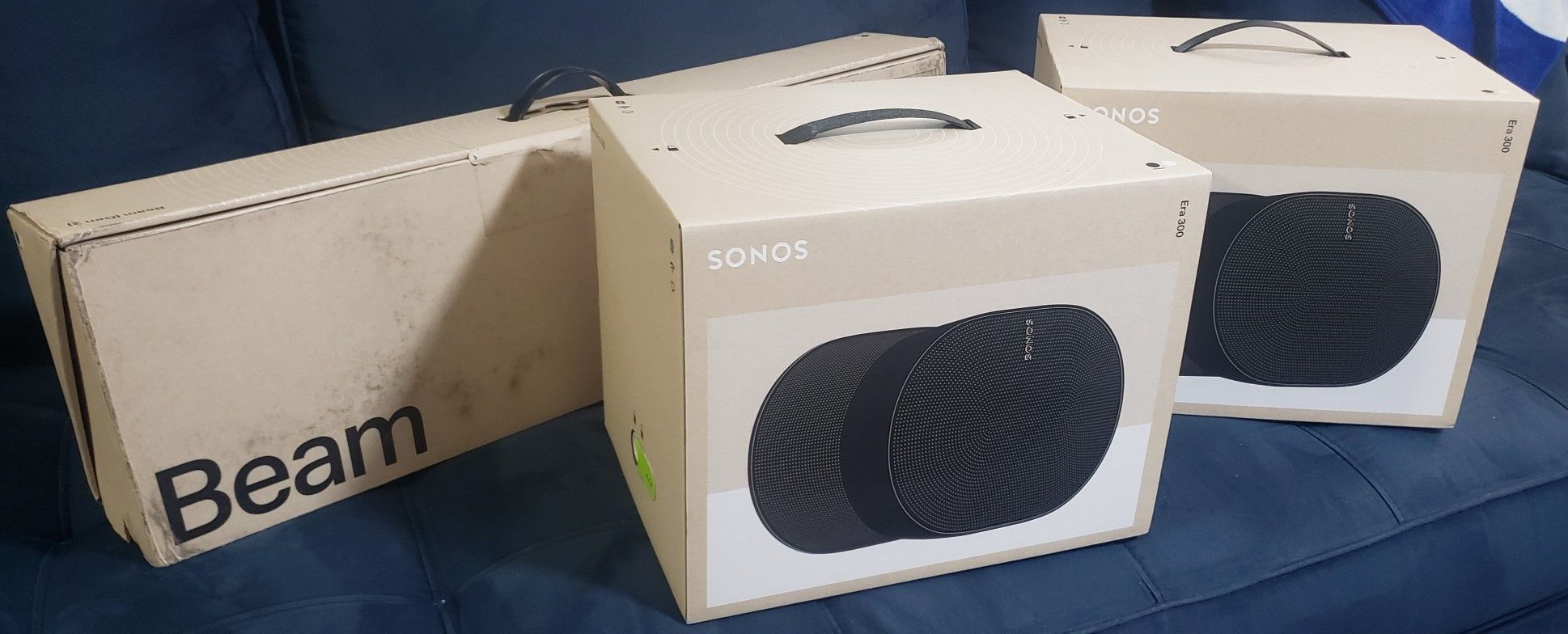 2 Sonos Era 300 speakers & Sonos Beam (2nd gen) Soundbar