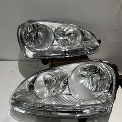 05-10 Volkswagen Jetta/Rabbit Front Headlights 