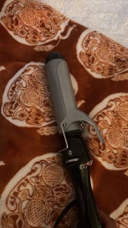 Revlon wide barrel curling iron
