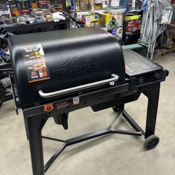 Traeger Woodridge Wi-Fi Pellet Grill and Smoker in Black