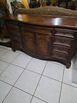 (SOLID WOOD) Handly Manor Dark Pecan Wood Dresser