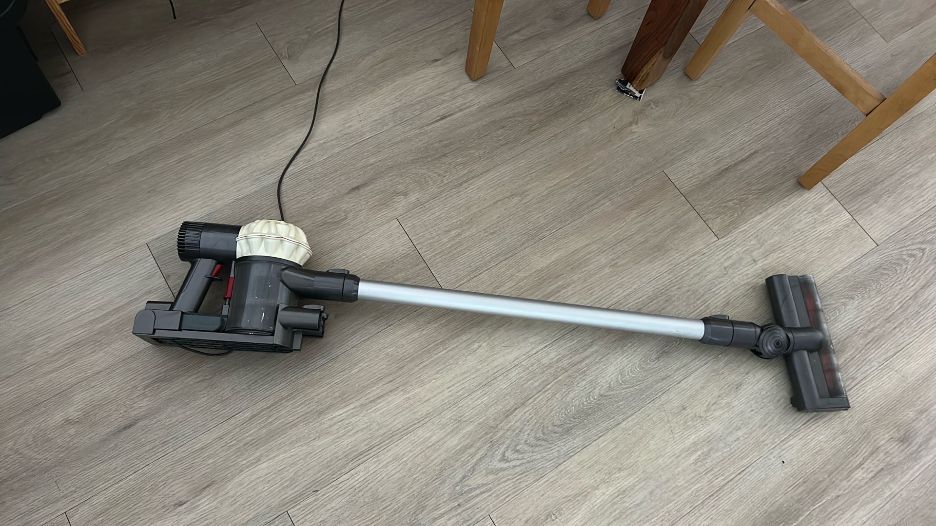 Dyson v6
