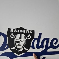 Dodger Raiders Sign 