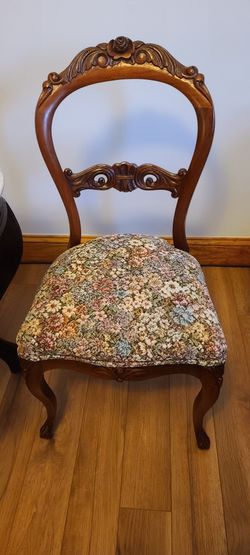 2 Vintage Chairs With New Upholstery 