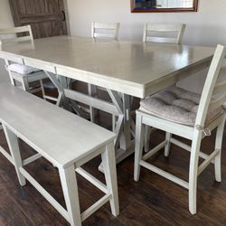 Dining Table & Chairs