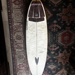 Robert’s 6’1 5 Fin Setup Shortboard