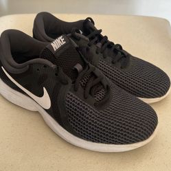 Nike Women's Revolution Shoes