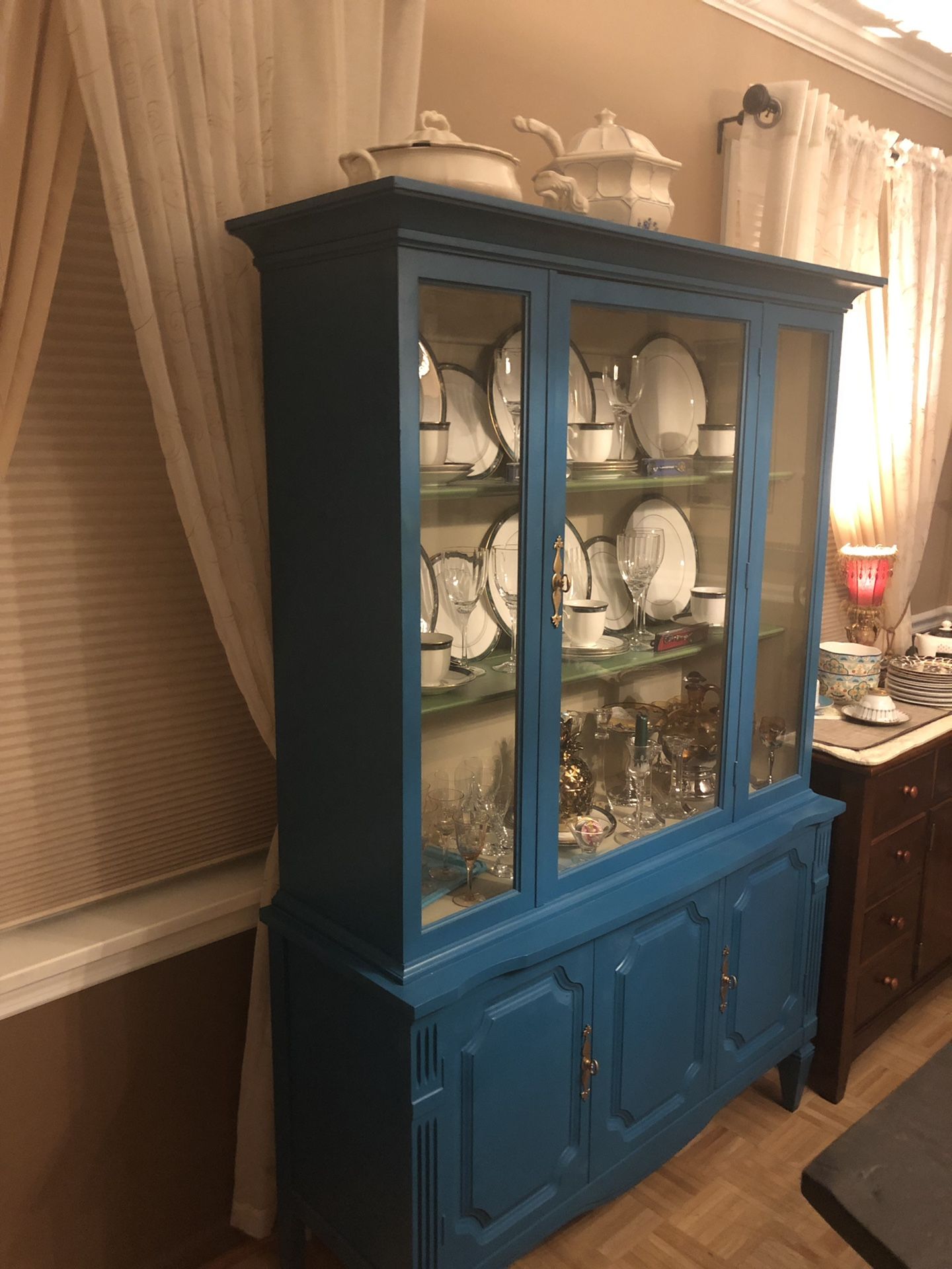 Traditional solid wood cabinet and hutch