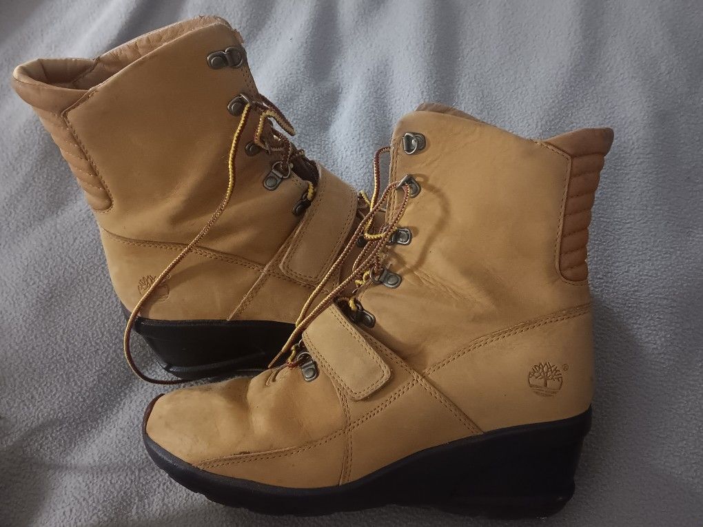 Woman's Timberland Wedges 