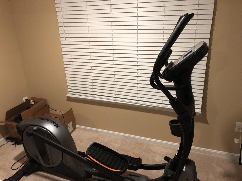 NordicTrack E7.7 Power Incline Elliptical