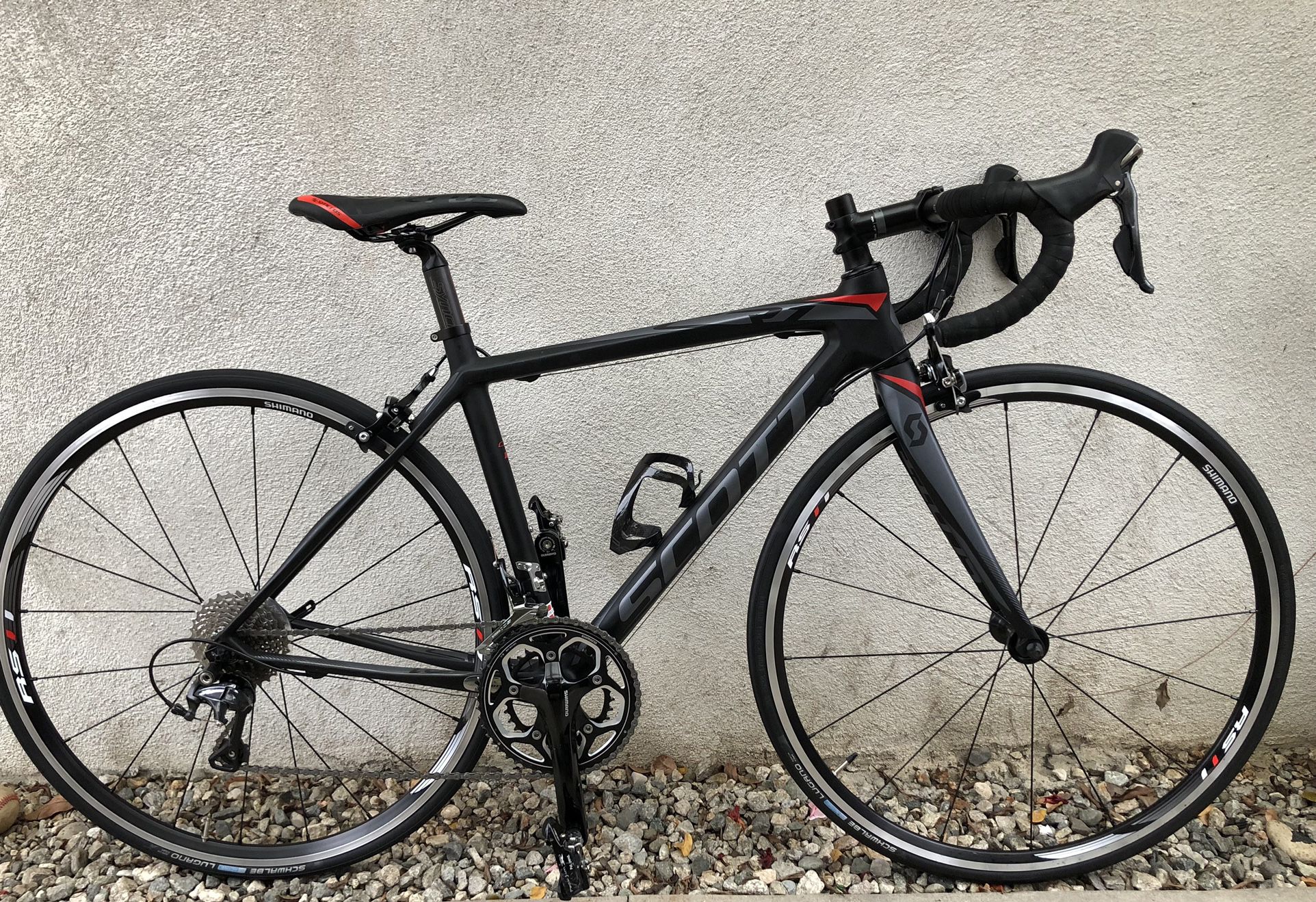 Scott CR1 full carbon road bike size 47cm XXS. Looks and rides great. $800 Firm