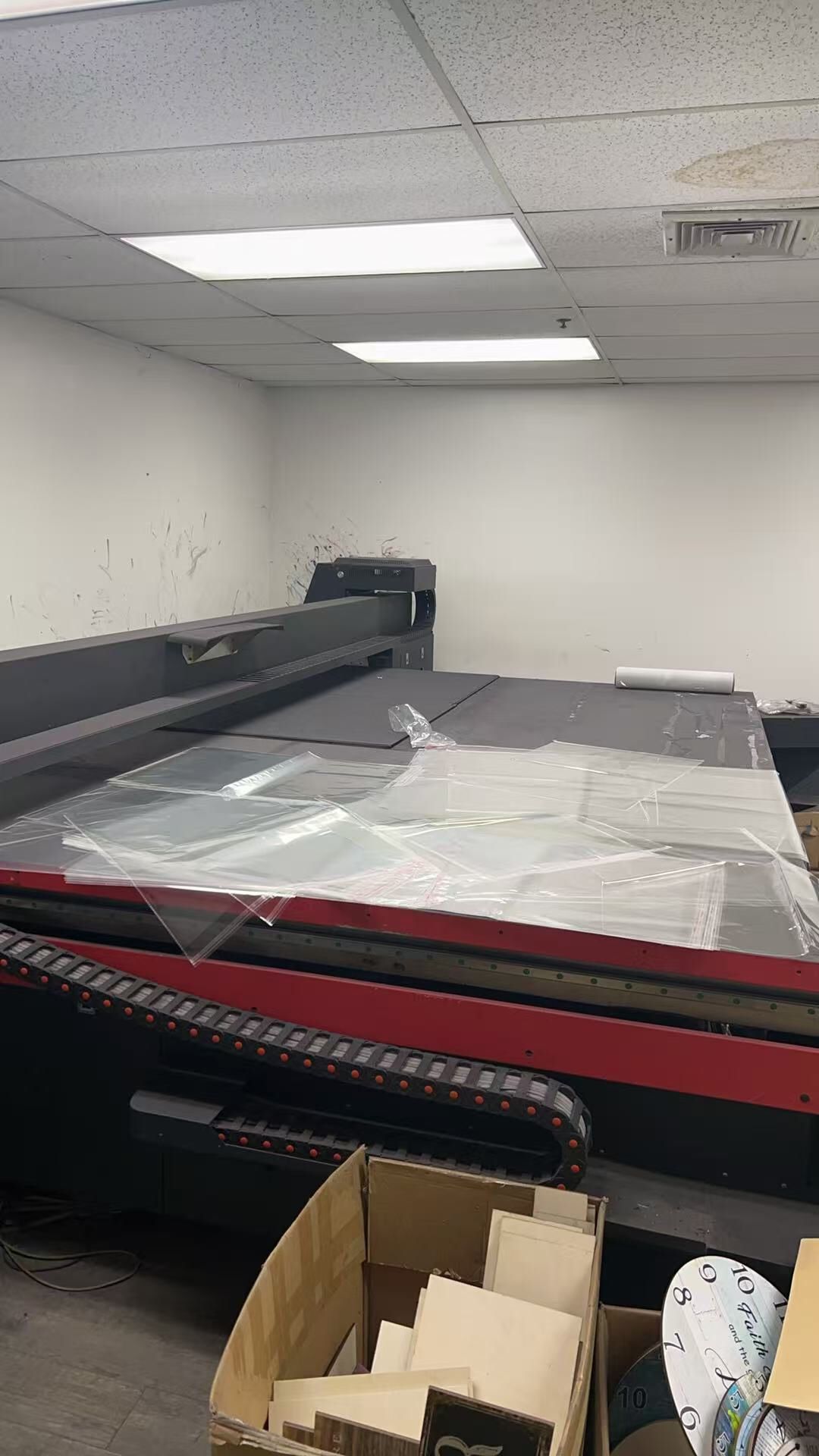 BesJet 8'X4' High Precision UV Flatbed Printer