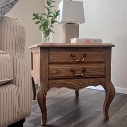 Solid Oak Nightstand / End Table – Light Oak