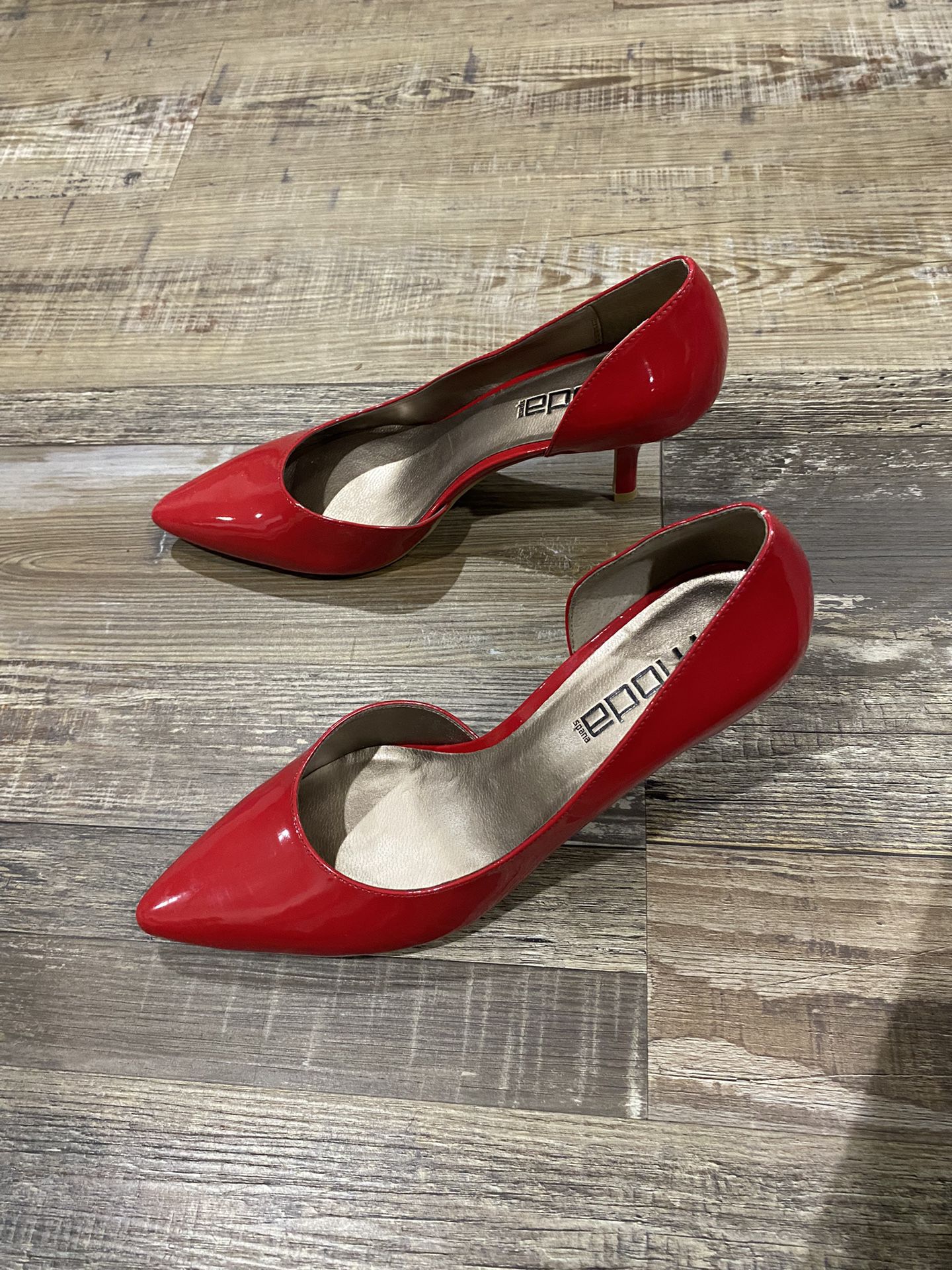 Women heels red