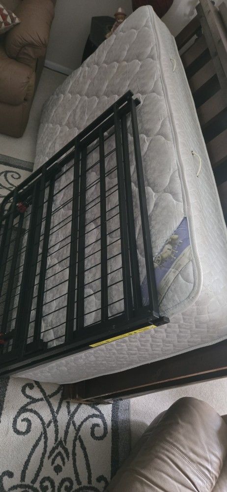 Foldable Frame And Zetra Mattress Set