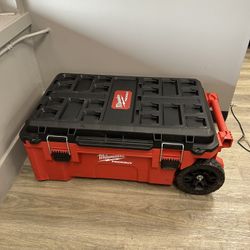 Milwaukee Packout Rolling Tool Chest 48-22-8428