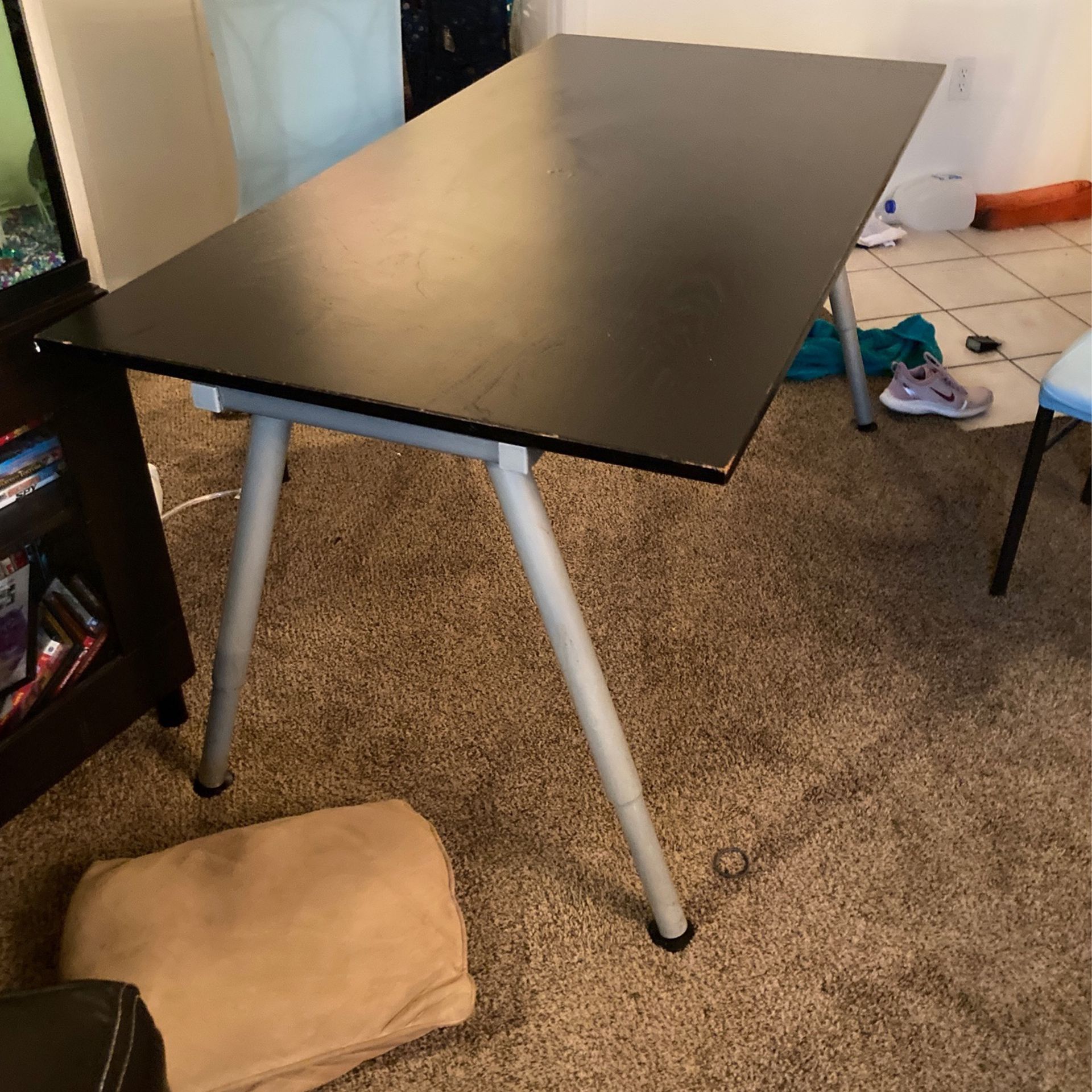 Adjustable Work Table 