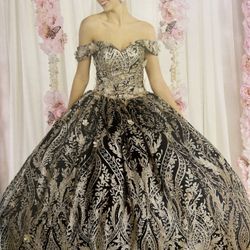 Black and Gold Quinceanera Dress Size 4