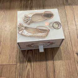 Joyfolie Gold Tassel Girl shoes