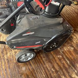 Snowblower Briggs & Stratton.