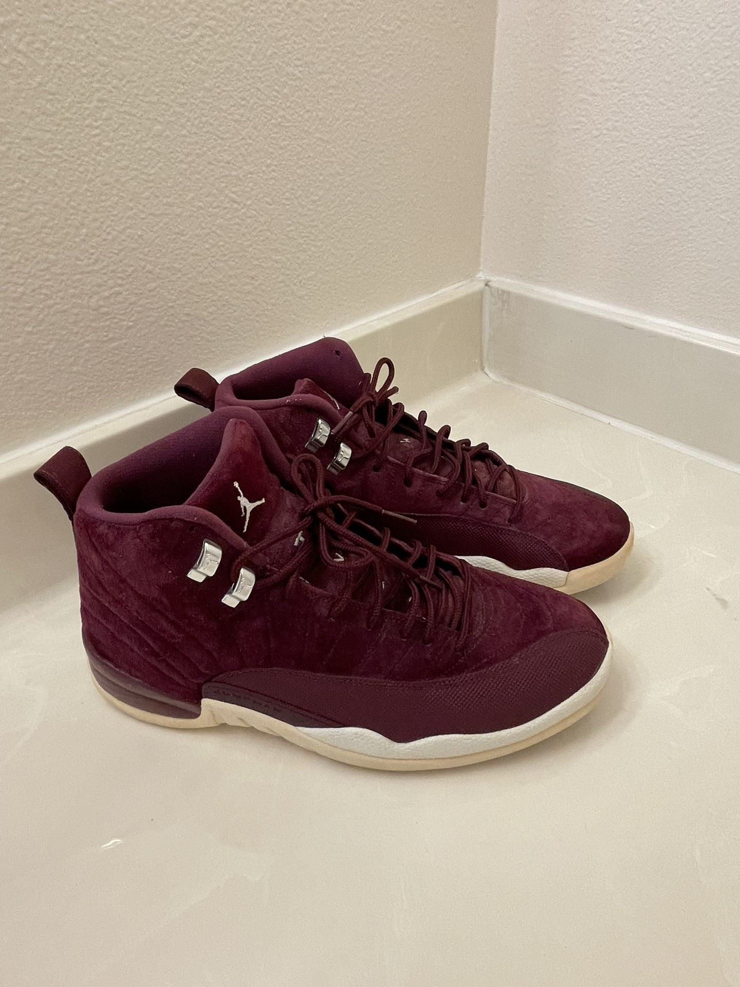 Jordan 12 Bordeaux